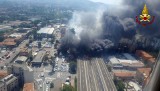Włochy: Słup ognia i dymu po wypadku na autostradzie pod Bolonią. Droga zablokowana, jest wielu rannych [ZDJĘCIA] [VIDEO]