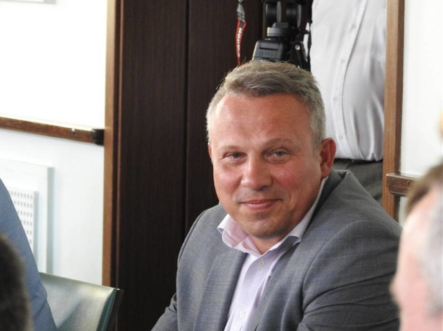 Tomasz Tolko nie jest już radnym. Sąd nie miał litości za dorabianie na majątku gminy