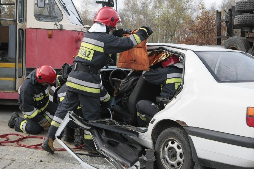 Brawura, nieuwaga, zbyt duża prędkość - przyczyny wypadków...