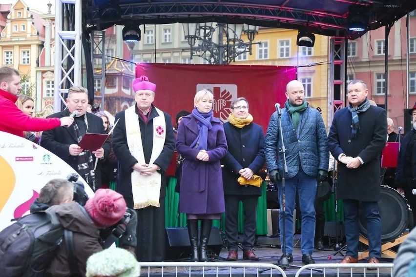 Wigilia dla ubogich i samotnych na Rynku [ZDJĘCIA]