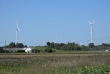 Zmiana przepisów jest korzystna dla farm wiatrowych, ale zagraża inwestycjom małych samorządów. Nowe prawo wywiewa miliony zł z budżetów