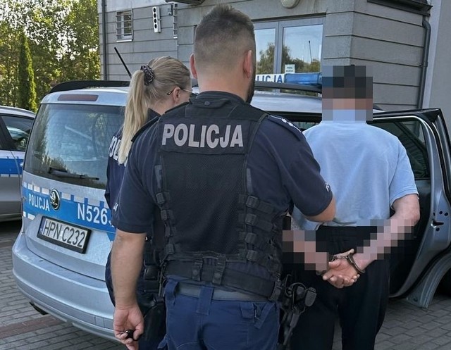 Policjanci z Komisariatu Policji w Sierakowicach ujęli mężczyznę, poszukiwanego za kradzież z włamaniem.