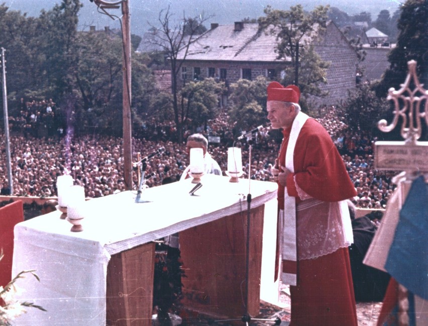 Uroczystość koronacji cudownego obrazu Matki Bożej...