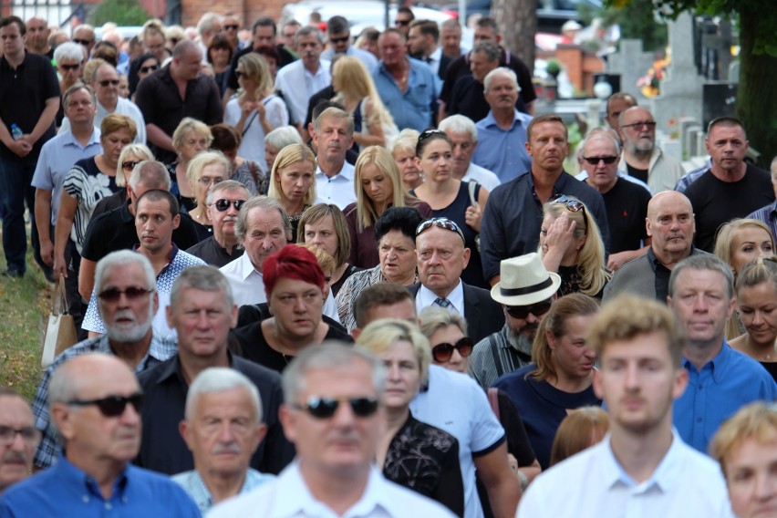 Pogrzeb Jarosława Dziemiana na cmentarzu farnym w...