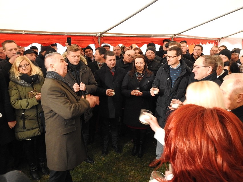 Premier Mateusz Morawiecki z wizytą w Podlaskiem. Odwiedził...