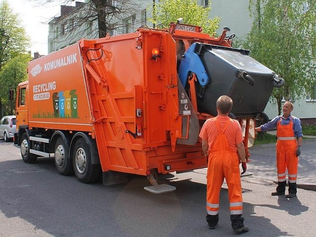 Obecnie krapkowicką gminę obsługuje firma Komunalnik z Nysy. Stara się ona o kontrakt na kolejny rok, ale konkurencja zaproponowała niższe ceny.