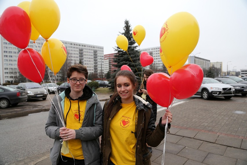 Balony w imieniu chorych dzieci wypuścili wolontariusze...