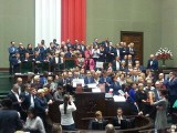 Bunt opozycji, starcia przed Sejmem. Radomscy posłowie o sytuacji w Polsce