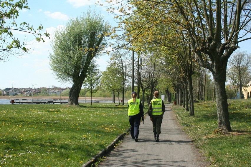 Żnińscy policjanci i żołnierze WOT na wspólnych patrolach [zdjęcia] 