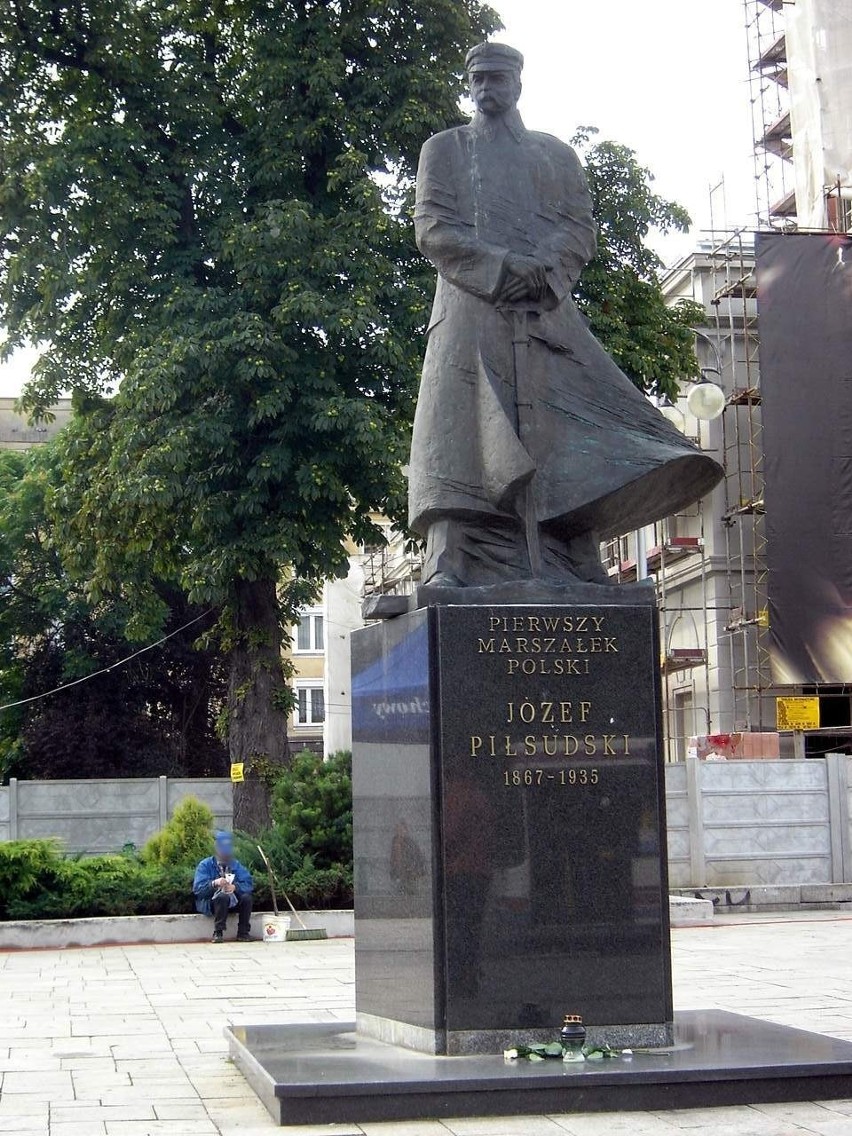 Pomnik Józefa Piłsudskiego w Częstochowie, autor: Stanisław...