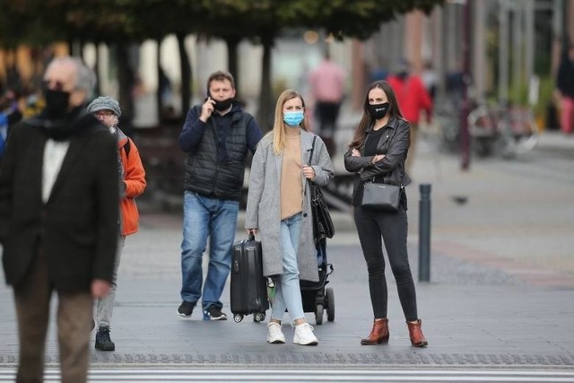 NAUKA ZNÓW TYLKO ZDALNAJuż wszędzie nauka jest wyłącznie zdalna: od klas I-III w podstawówkach po uczelnie wyższe.