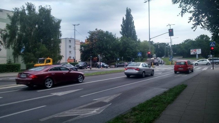 Na skrzyżowaniu ulic Emilii Plater doszło do zderzenia dwóch...