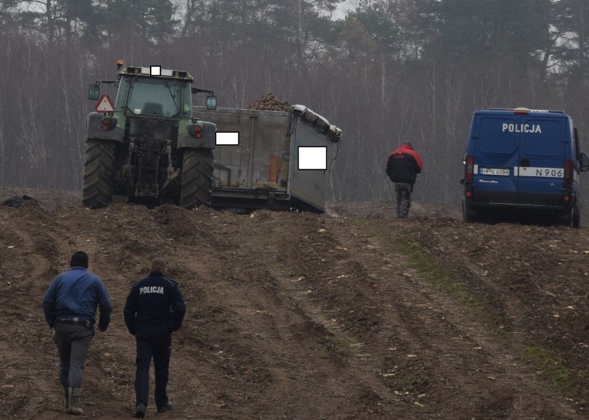 Chwilę przed godziną 10 doszło do wypadku na polu pod...