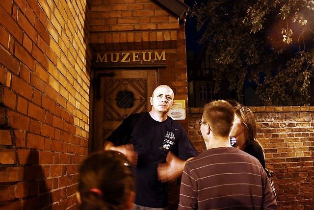 Marcin Synak zaprasza chętnych do nocnego zwiedzania muzeum. Tak było przed rokiem