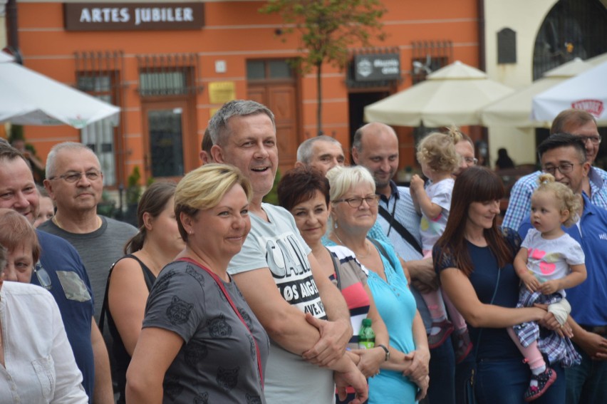 Tarnów. Pół miasta chciało mieć selfie z Mr Tartuffo (ZDJĘCIA)