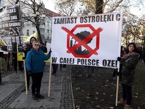 Policja poinformowała, że w Marszu dla Klimatu w Katowicach...