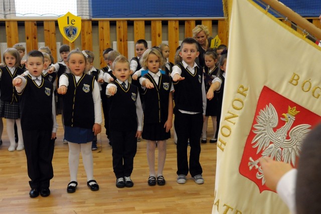 Uczniowie SP nr 30 przeszli uroczyste ślubowanie