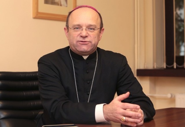 Ksiądz biskup Henryk Wejman składa życzenia  Czytelnikom Głosu