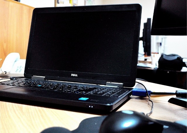 Do końca roku uczestnicy projektu powinni dostać laptopy z dostępem do sieci
