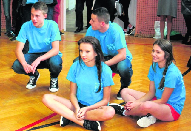 Uczniowie podczas turnieju nie tylko zmagali się z zadaniami, ale mieli przy tym wiele okazji do uśmiechu i radości.