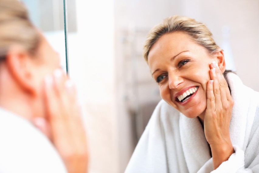 Domowa pielęgnacja skóry jak w gabinecie kosmetycznym? To możliwe! Sprawdź nowe produkty marki RegCare zawierające hydoksyapatyt i chitozan 
