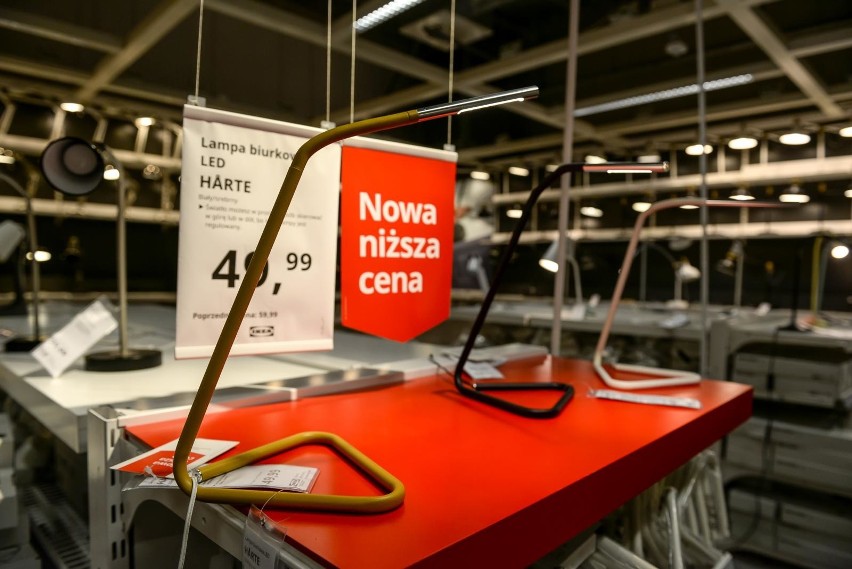 IKEA właśnie ogłosiła nową, ogromną wyprzedaż. Ceny towaru...