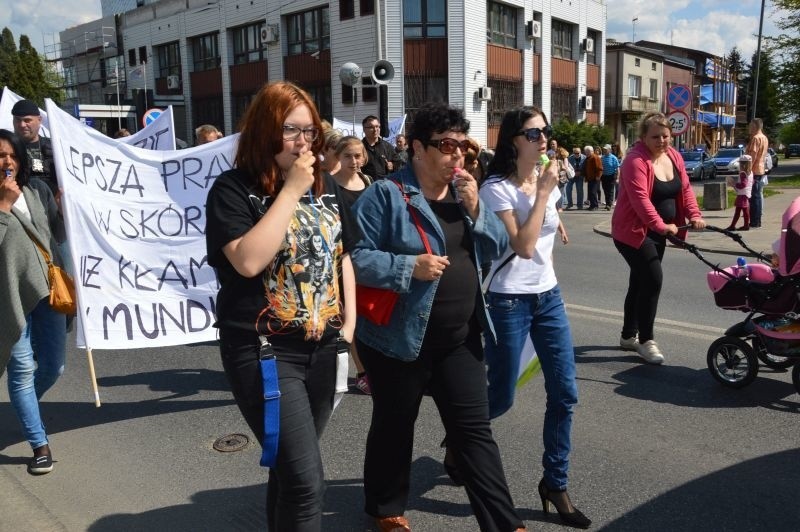 Organizatorzy marszu protestowali pod hasłem „Układy i...