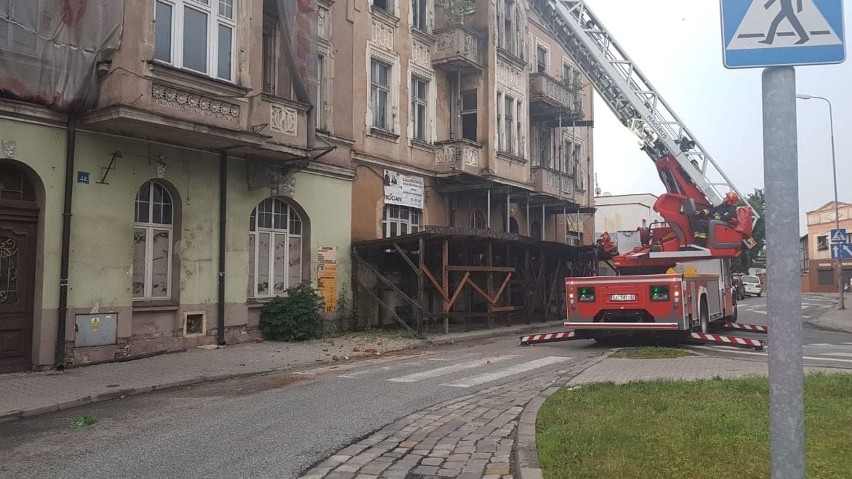 Co z uszkodzoną podczas burzy kamienicą przy Hallera w...