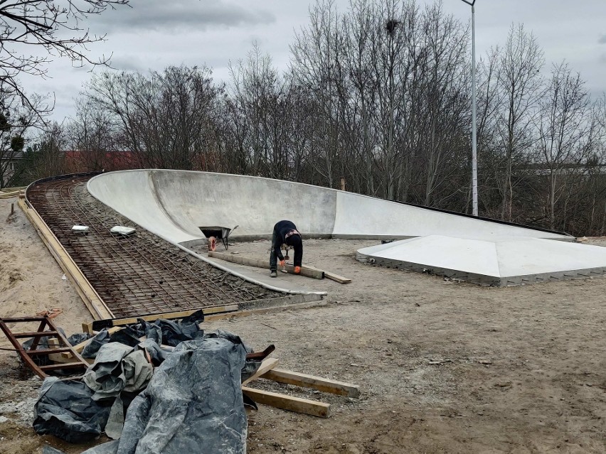 Skatepark na os. Majowym na Prawobrzeżu Szczecina nabiera kształtów. Zobacz zdjęcia                                     