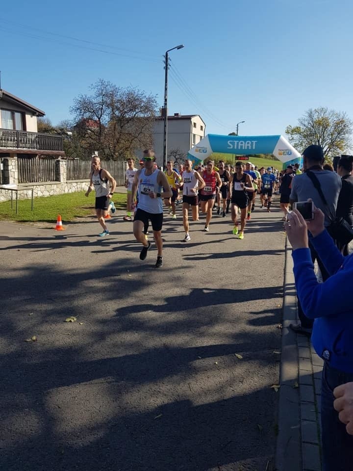 V Woźnicki Bieg Uliczny [WYNIKI, ZDJĘCIA] Prawie 200 biegaczy rywalizowało na dystansach 5 i 10 km