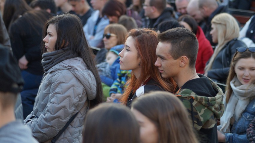 Rybnik oszalał! Dzikie tłumy na koncercie Miuosha i O.S.TR.