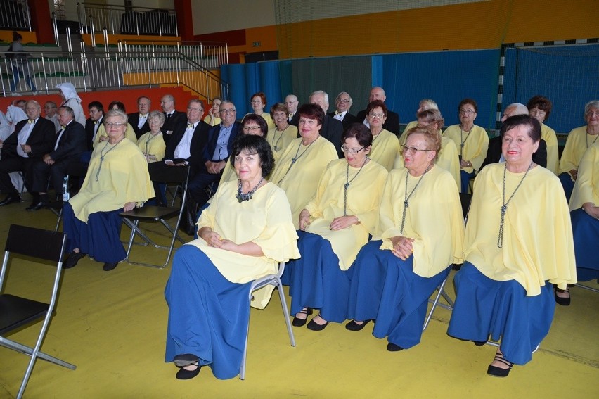 Chór Gaude Vitae otrzymał Grand Prix na Przeglądzie Amatorskiej Twórczości Artystycznej Seniorów w Stalowej Woli. Zobacz zdjęcia