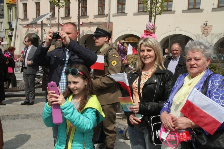 Dzień Flagi na Rynku w Kielcach. Zobacz zdjęcia i film