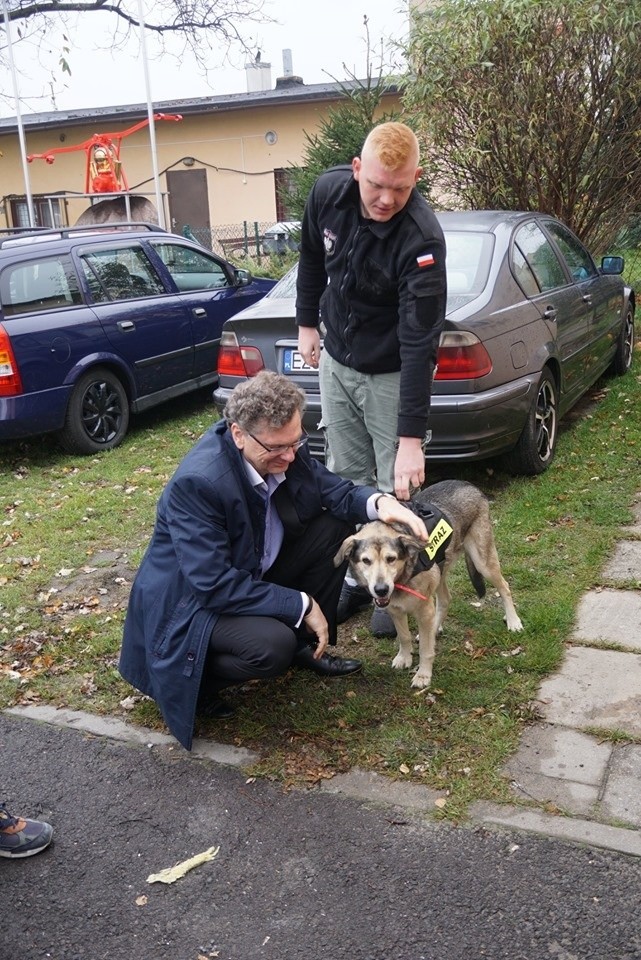 Kundelek Fajer został strażakiem. Jak do tego doszło?