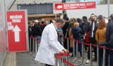 Koronawirus w Polsce. Ministerstwo Zdrowia poinformowało w niedzielę o 2 167 nowych przypadkach. Ostatniej doby zmarło 55 osób