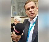 Kontrowersyjne zachowanie dziennikarza TVP Łukasza Sitka wobec Pawła Adamowicza [wideo]