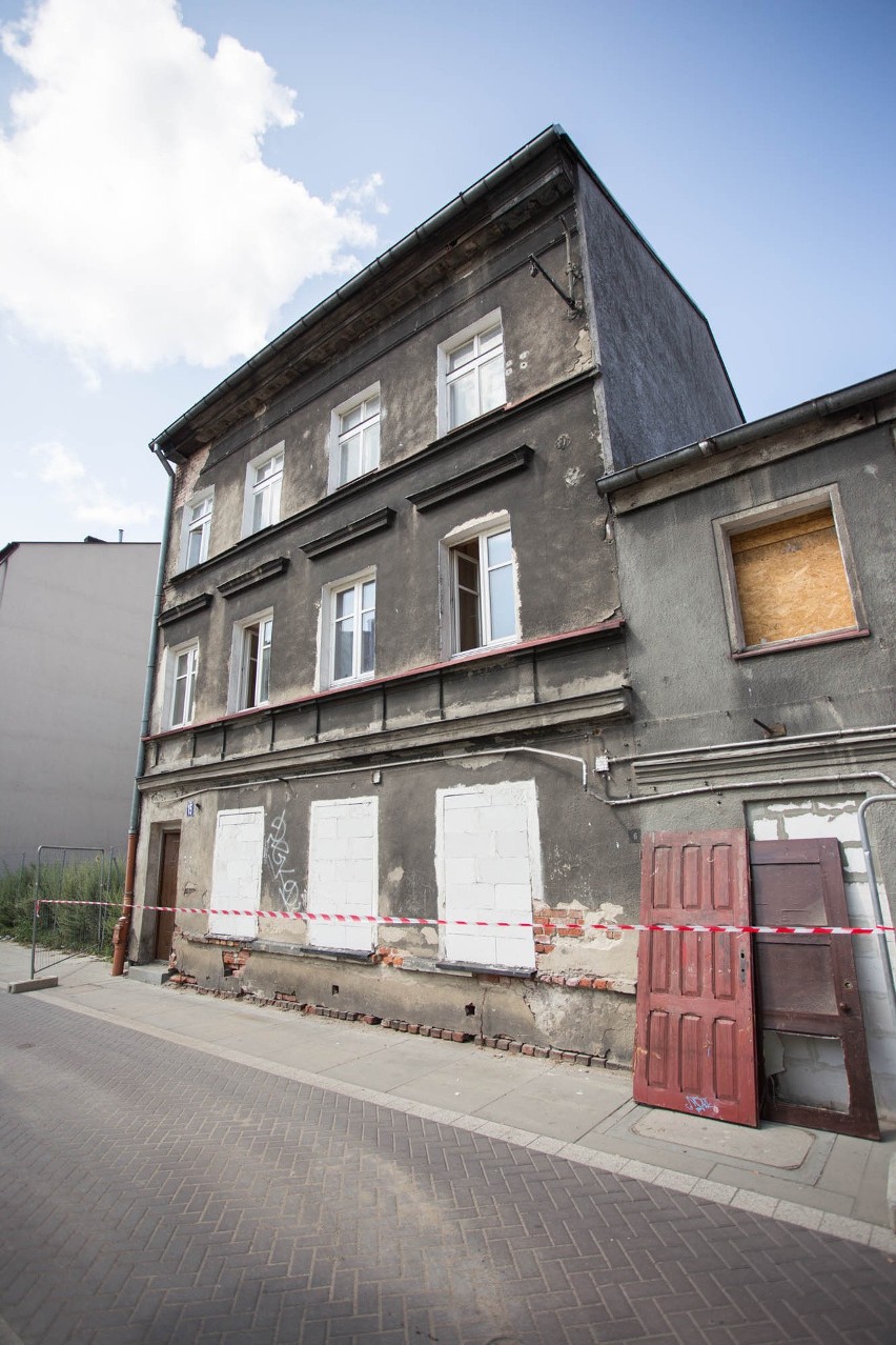Rozpoczęła się rozbiórka kamienic przy ul. Długiej w Słupsku