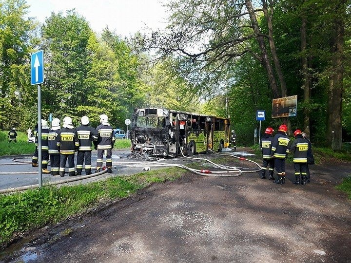 Pożar miejskiego autobusu w Tarnowie. Czarna seria trwa