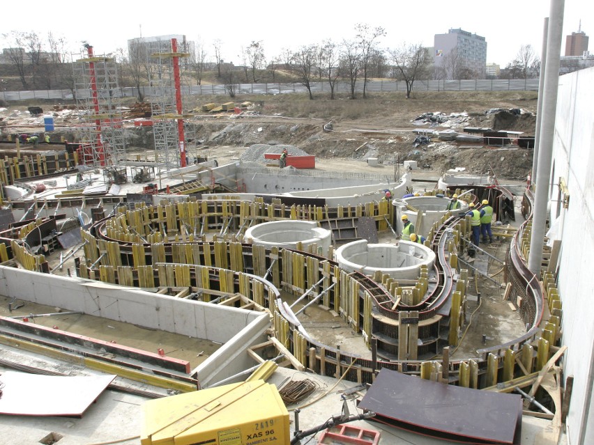Aquapark w budowie, 6 kwietnia 2006 r.