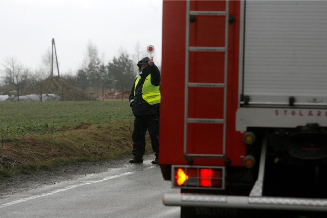 Policja apeluje do kierowców o ostrożność. Drogi są bardzo śliskie.