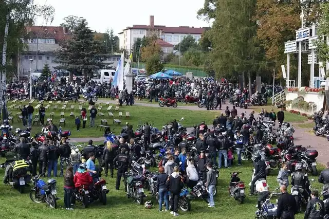 W zakończeniu sezonu motocyklowego 30 września 2012r. na wspólnej modlitwie w Bazylice Matki Bożej Płaczącej z La Salette w Dębowcu  w czasie uroczystej mszy św. celebrowanej przez ks. Romana Grądalskiego uczestniczyło około tysiąca motocyklistów z całej Polski.