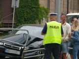 Pijany kierowca w centrum Radomia. Wjechał w barierkę