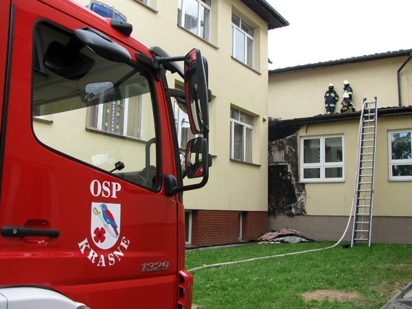 Pożar szkoły w Krasnem wybuchł w niedzielę ok. godz. 15.