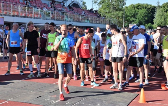 - Zapraszam i czekam na Was na stadionie - czytamy w komunikacie Waldemara Kwiatkowskiego