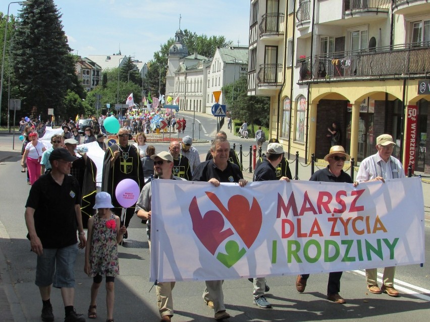 W niedzielę w południe rozpoczął się w Koszalinie marsz dla...