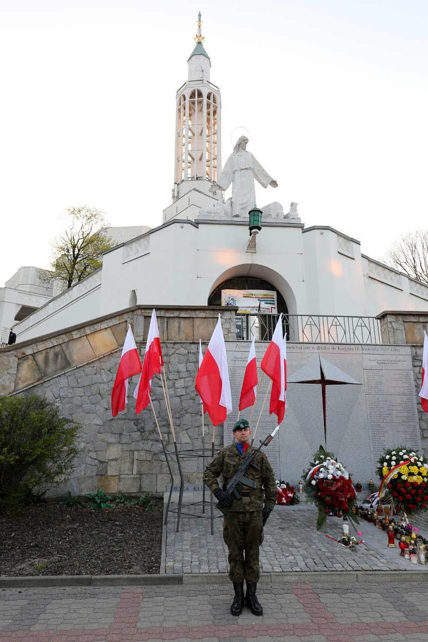 Białystok uczcił pamięć ofiar w 7. rocznicę katastrofy...