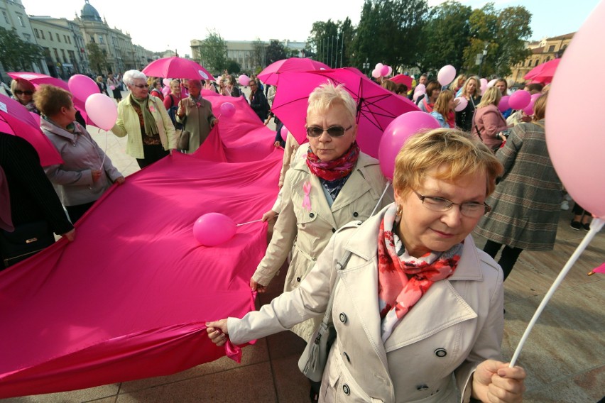 Marsz Różowej Wstążki przeszedł ulicami Lublina. Solidarni z chorymi na raka piersi (ZDJĘCIA)