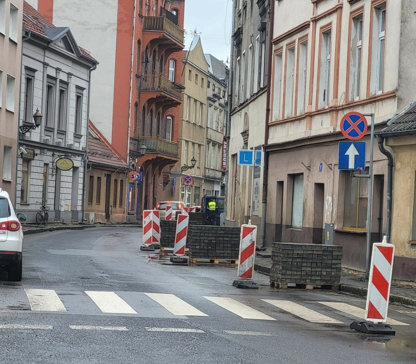 Rozpoczął się drugi etap remontu dróg w centrum Kluczborka....