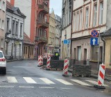Trwa remont kolejnych ulic w centrum Kluczborka. Będzie nowy asfalt i chodniki 
