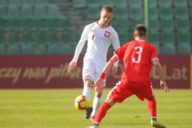 Kadrowicze do lat 21 nie zachwycili formą w towarzyskim meczu w Grodzisku Wlkp.Przejdź do kolejnego zdjęcia --->